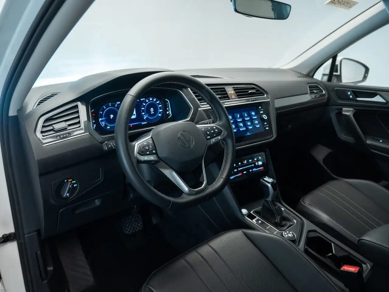 Volkswagen Tiguan снимка Volkswagen Tiguan