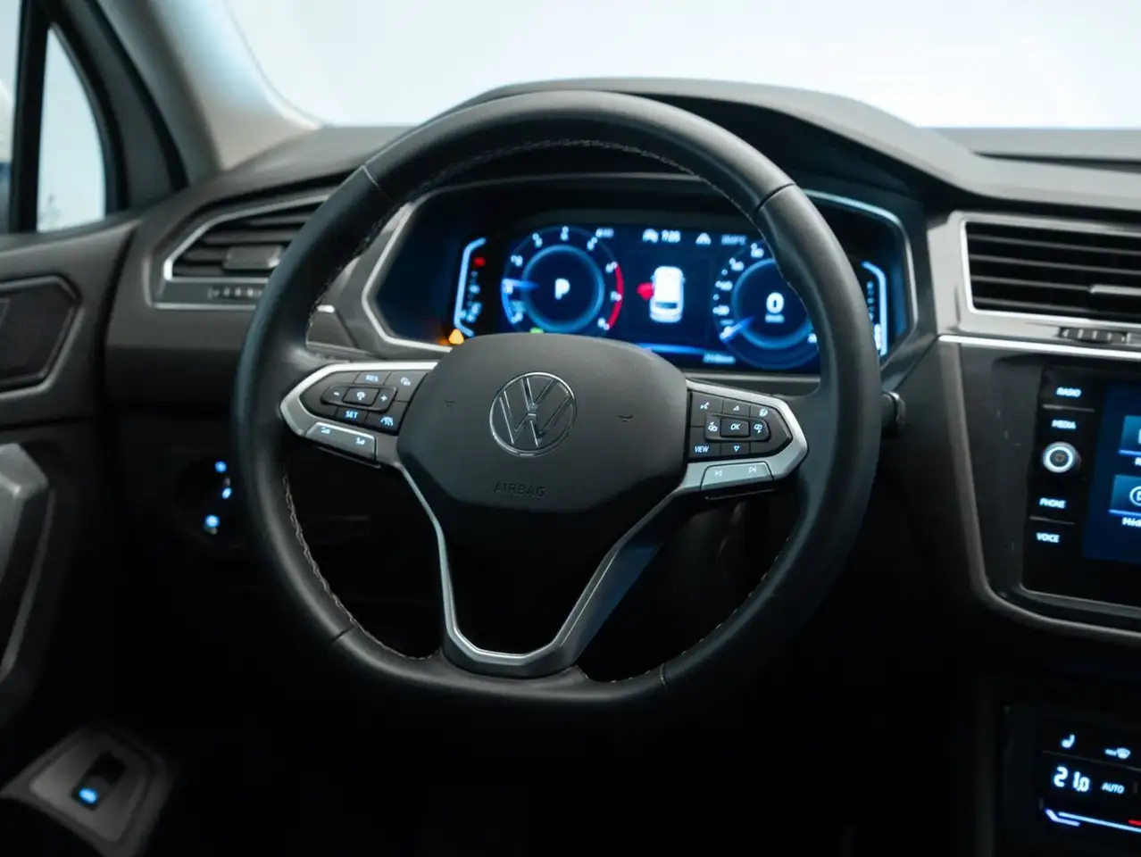 Volkswagen Tiguan снимка Volkswagen Tiguan