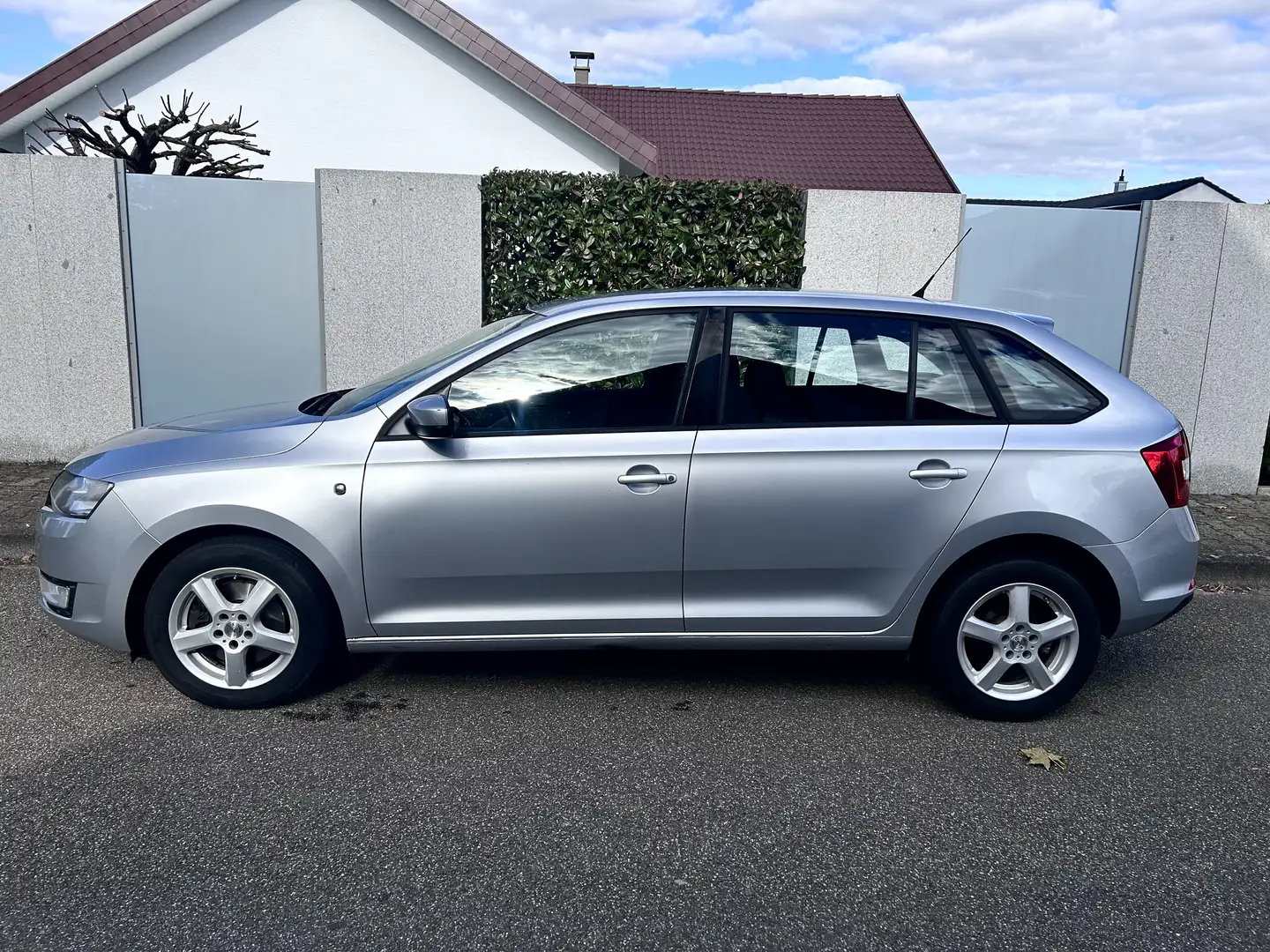 Skoda Rapid/Spaceback Rapid 1.6 TDI Ambition - TÜV NEU Silber - 2