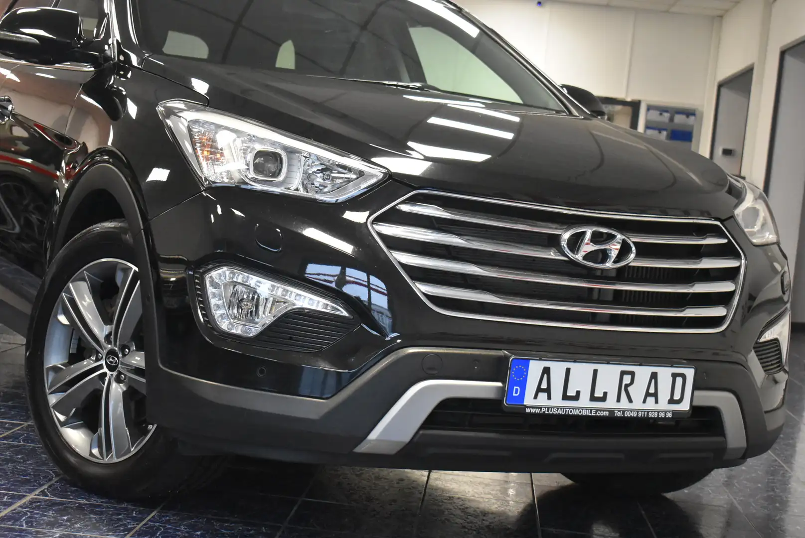 Hyundai Grand Santa Fe 2,2 CRDi 4WD 7-Sitze Nav Xeno AHK Schwarz - 1