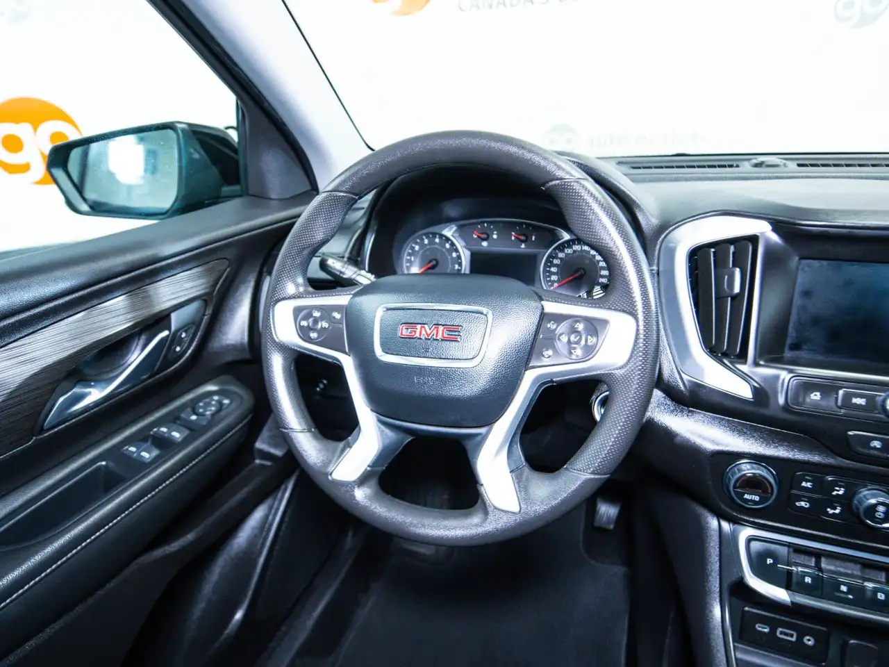 GMC Terrain photo GMC Terrain