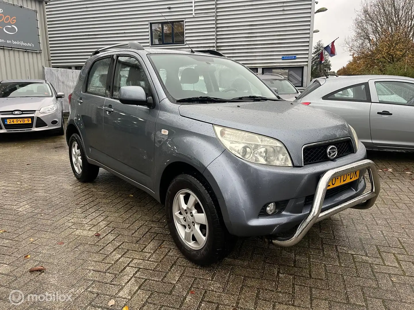 Daihatsu Terios 1.5-16v Explore 2WD Grau - 2