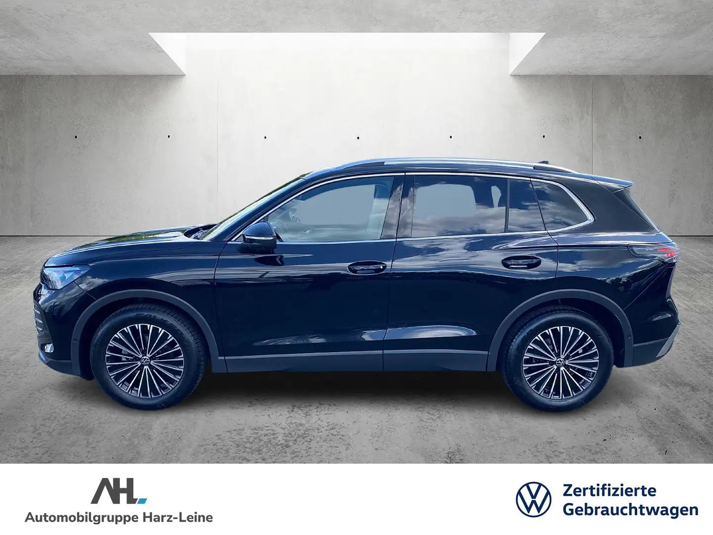 Volkswagen Tiguan 1.5 eTSI Elegance DSG HD-Matrix AHK Navi ACC Massa Zwart - 2