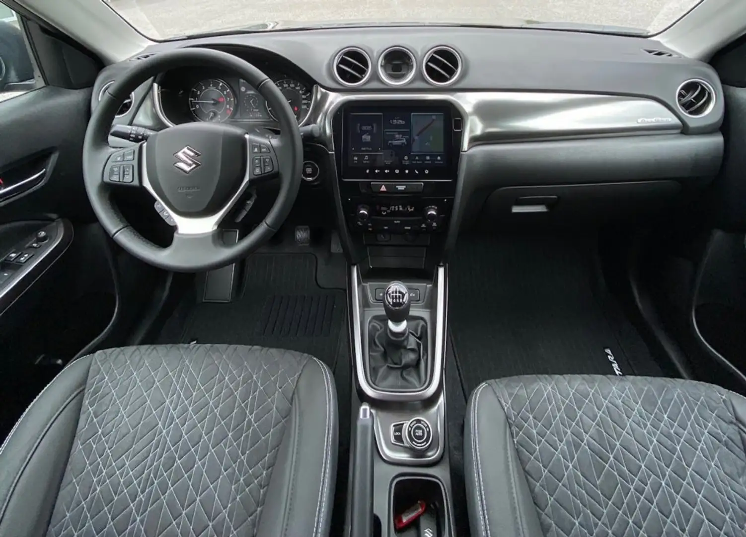 Suzuki Vitara 1,4 Allgrip Hybrid Flash MT *PANORAMADACH Schwarz - 2