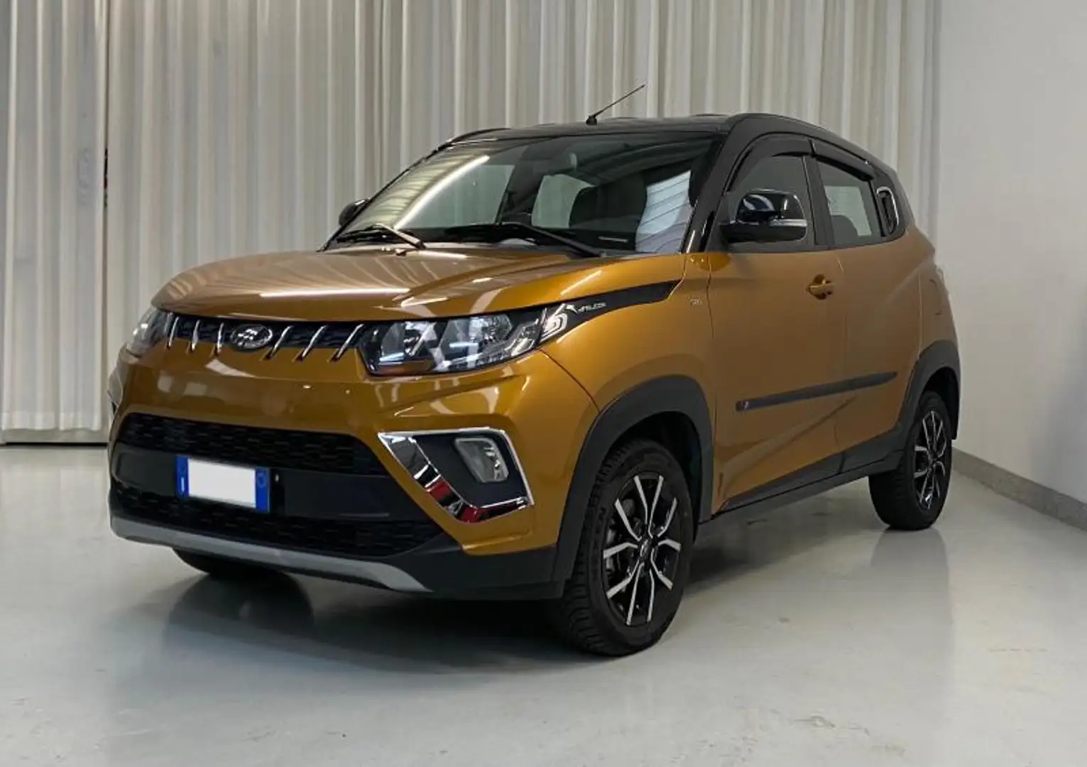 Mahindra KUV100 1.2 K8 Oro - 1