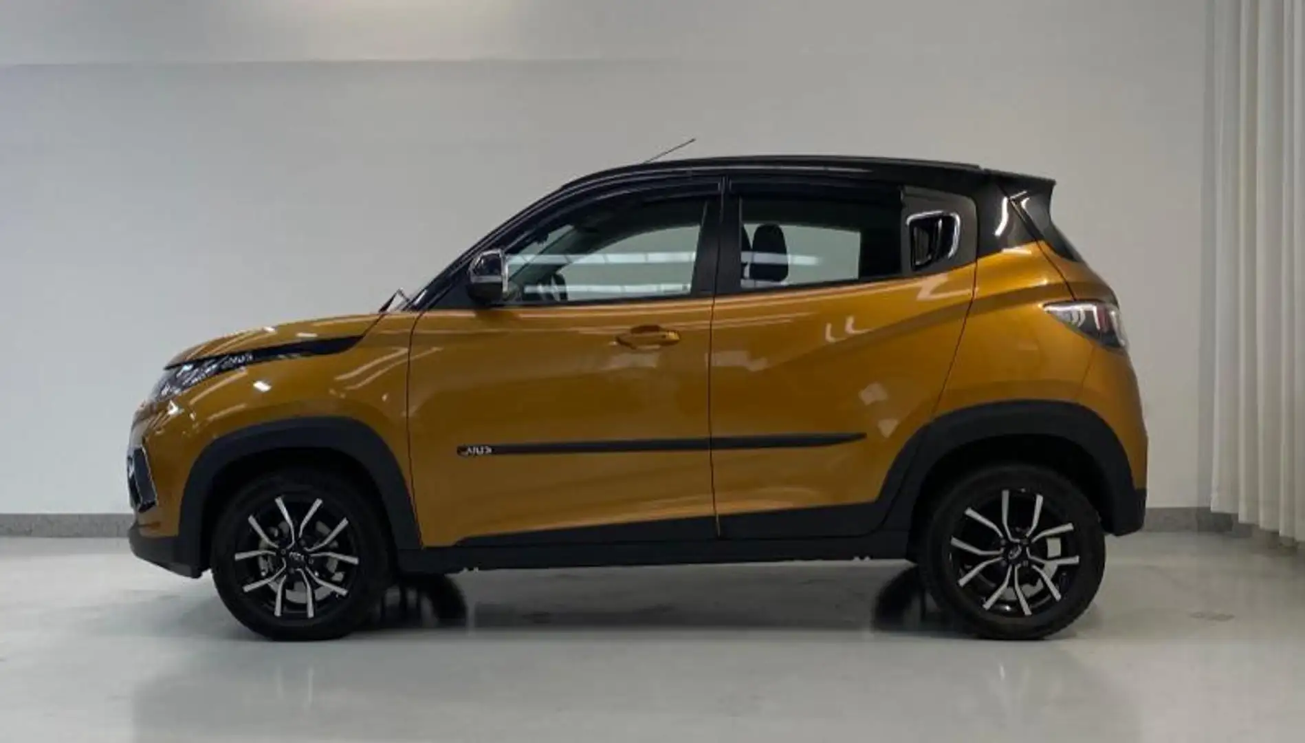 Mahindra KUV100 1.2 K8 Oro - 2