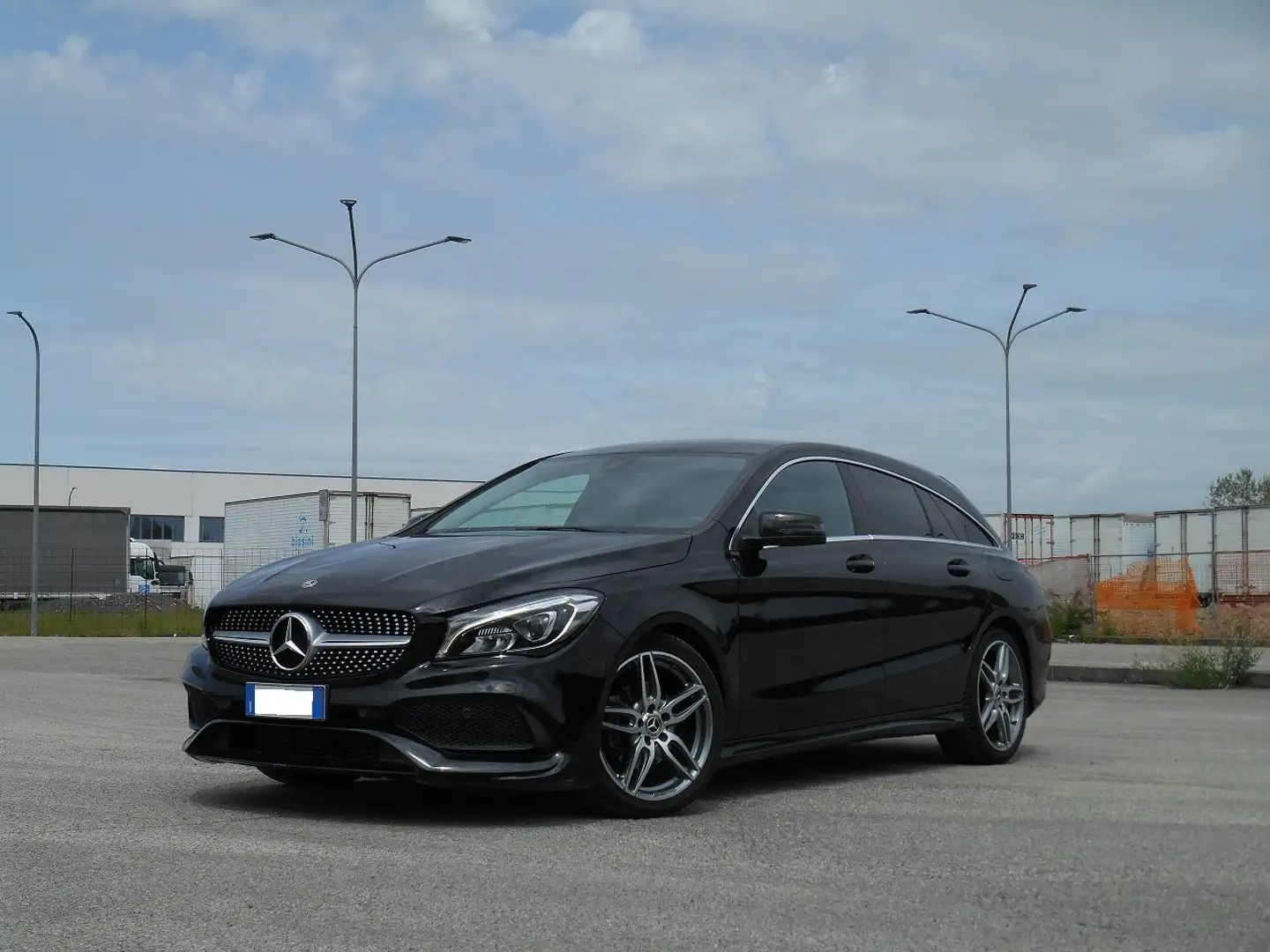 Mercedes-Benz CLA 200 Shooting Brake 200 d Premium 4matic auto Negro - 1
