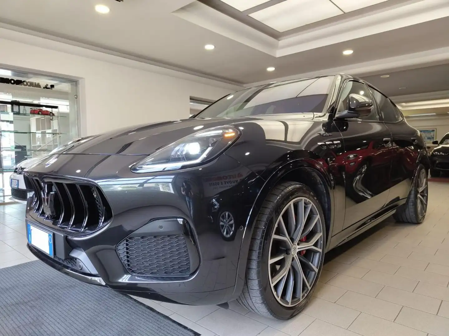 Maserati Grecale 2.0 MHEV Modena 330CV Nero - 1