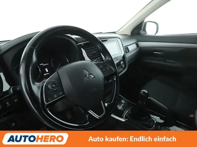 Mitsubishi Outlander view 11