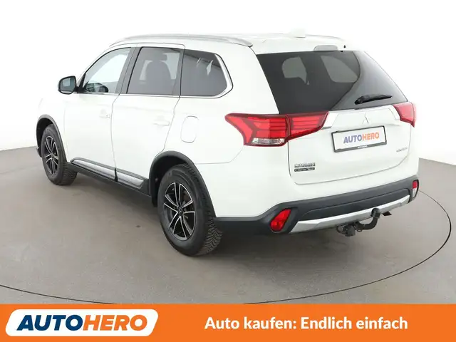 Mitsubishi Outlander view 4