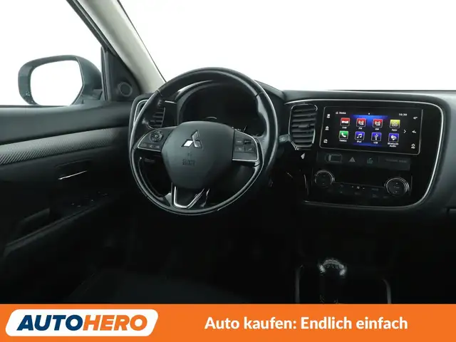 Mitsubishi Outlander view 13