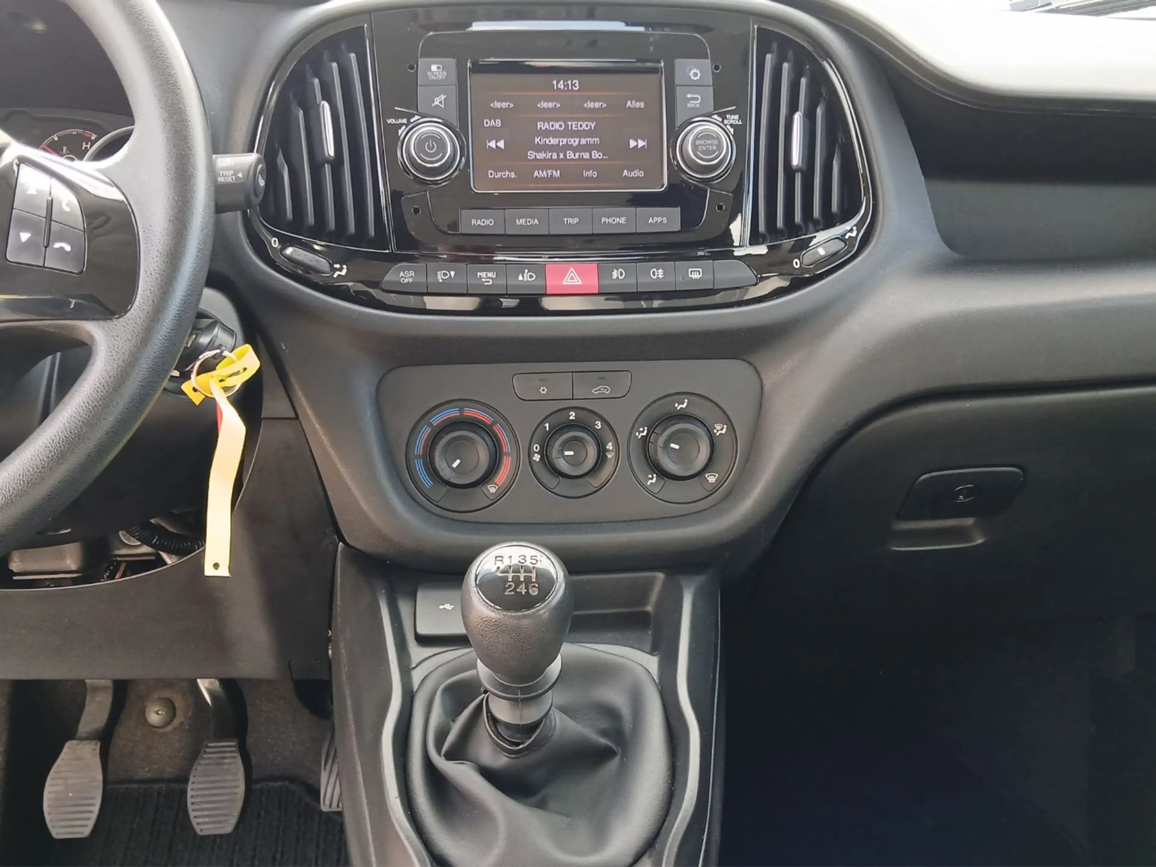 Fiat Doblo Doblò Kombi SX 5-Sitzer Anhängerkupplung, Klima — photo 10