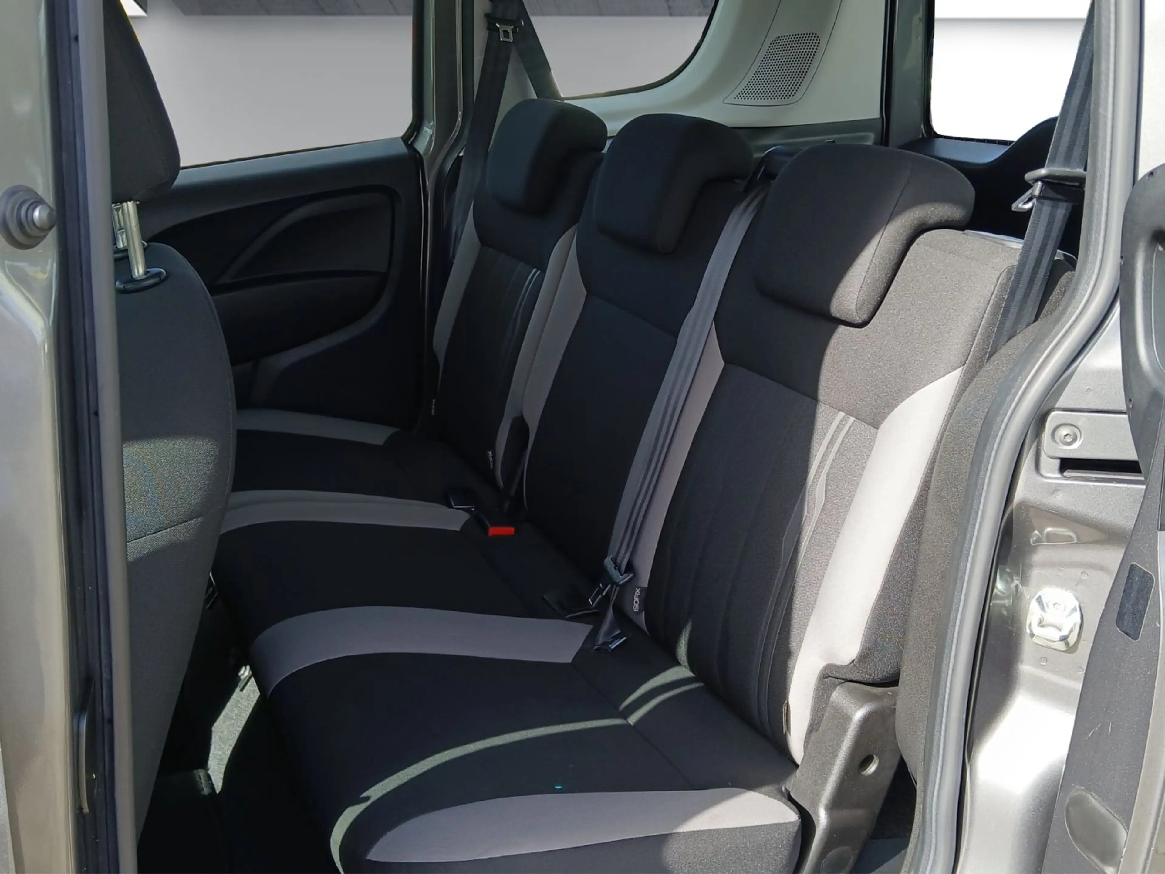 Fiat Doblo Doblò Kombi SX 5-Sitzer Anhängerkupplung, Klima — photo 12