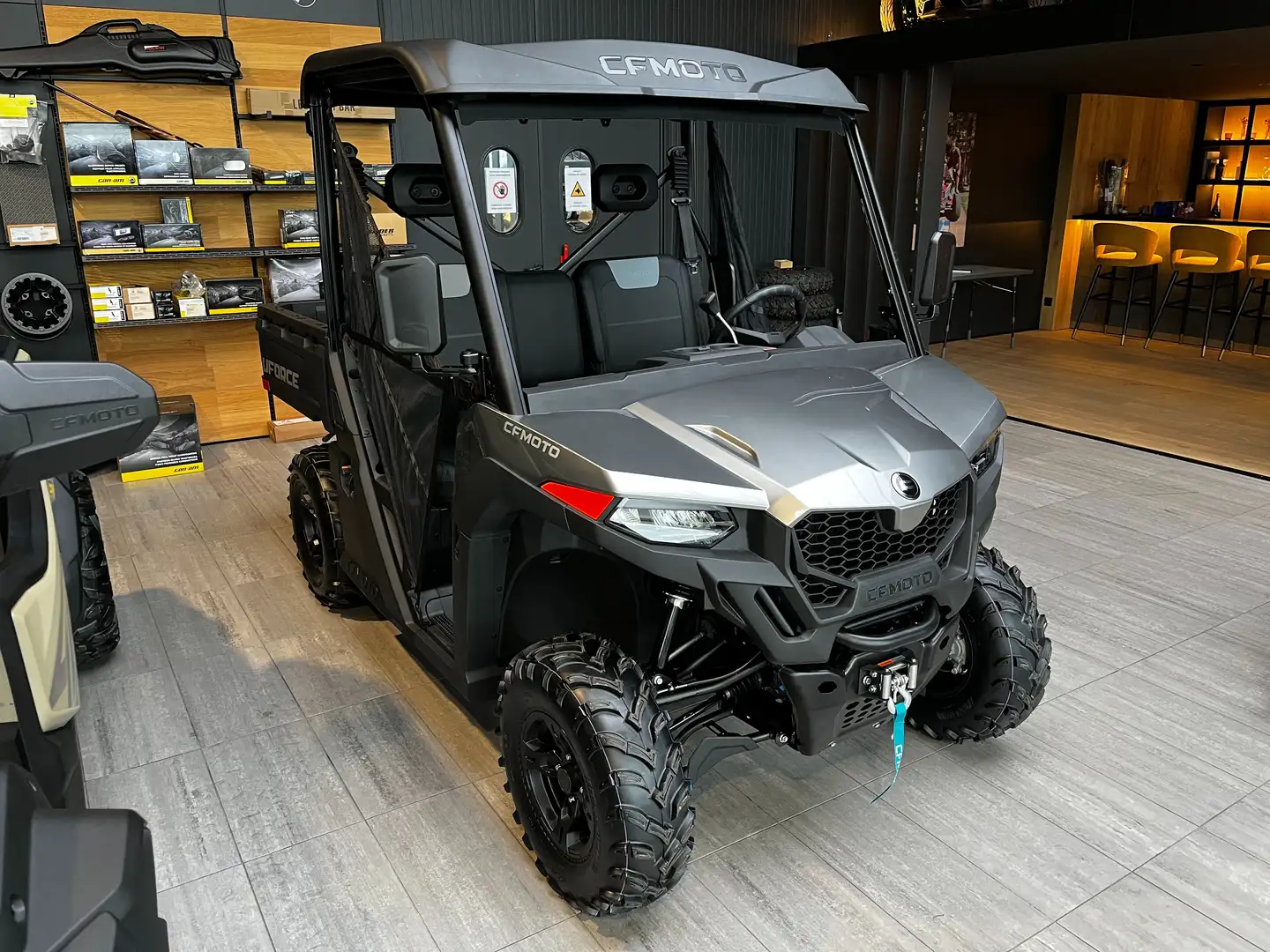 CFMOTO UForce 600 Grijs - 1