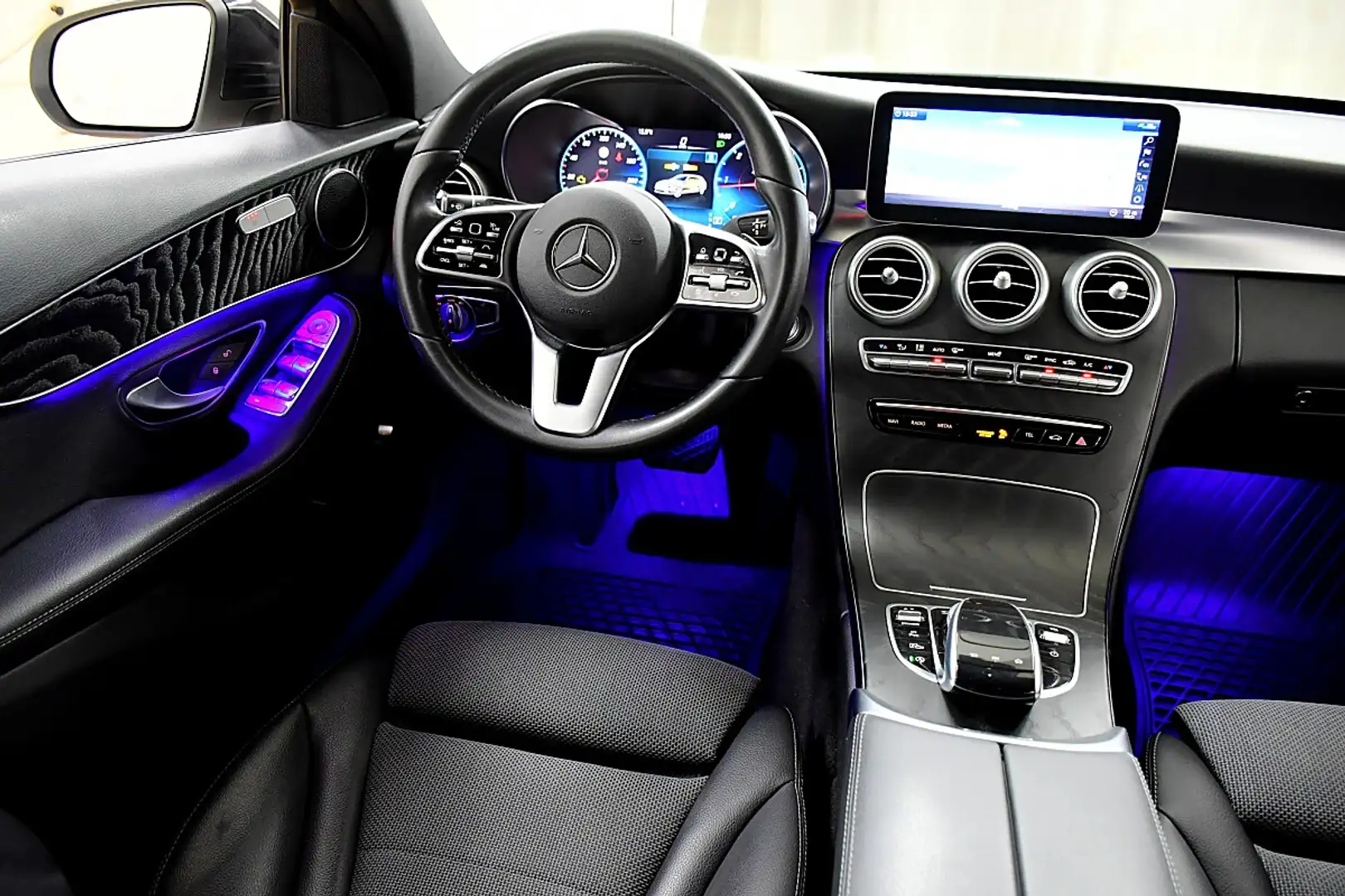 Mercedes-Benz C 200 d T AMG Line Aut. Weiß - 2