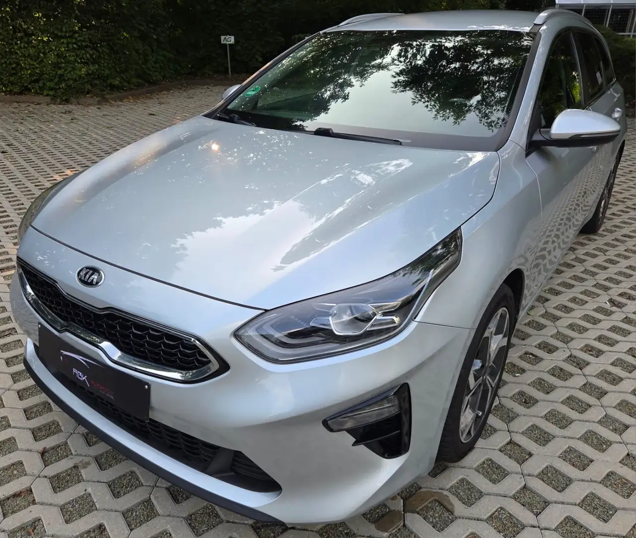 Kia Ceed SW / cee'd SW 1.6 CRDi More*GARANTIE 1AN*GPS*CAMERA*CARPLAY*CLIM Argent - 1