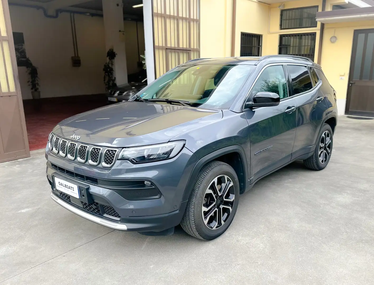 Jeep Compass Compass 1.3 turbo t4 phev Limited 4xe auto Gris - 1