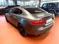 Jaguar XE 2.0 D 180 CV Auto. Grau - thumbnail 3