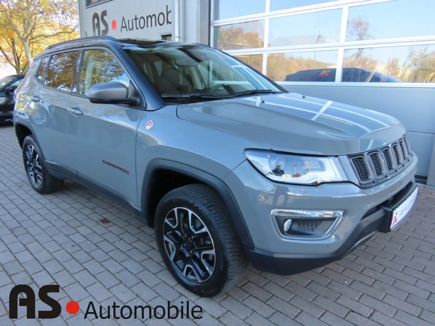 Jeep Compass Trailhawk 4WD 2.Hd*Navi*ACC*Kamera*AHK Gris - 1