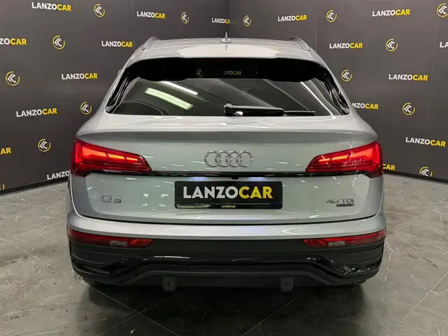 Audi Q5 view 5