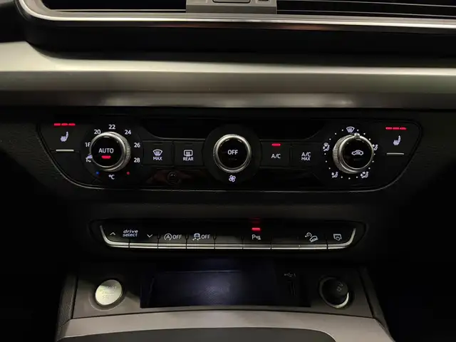 Audi Q5 view 13