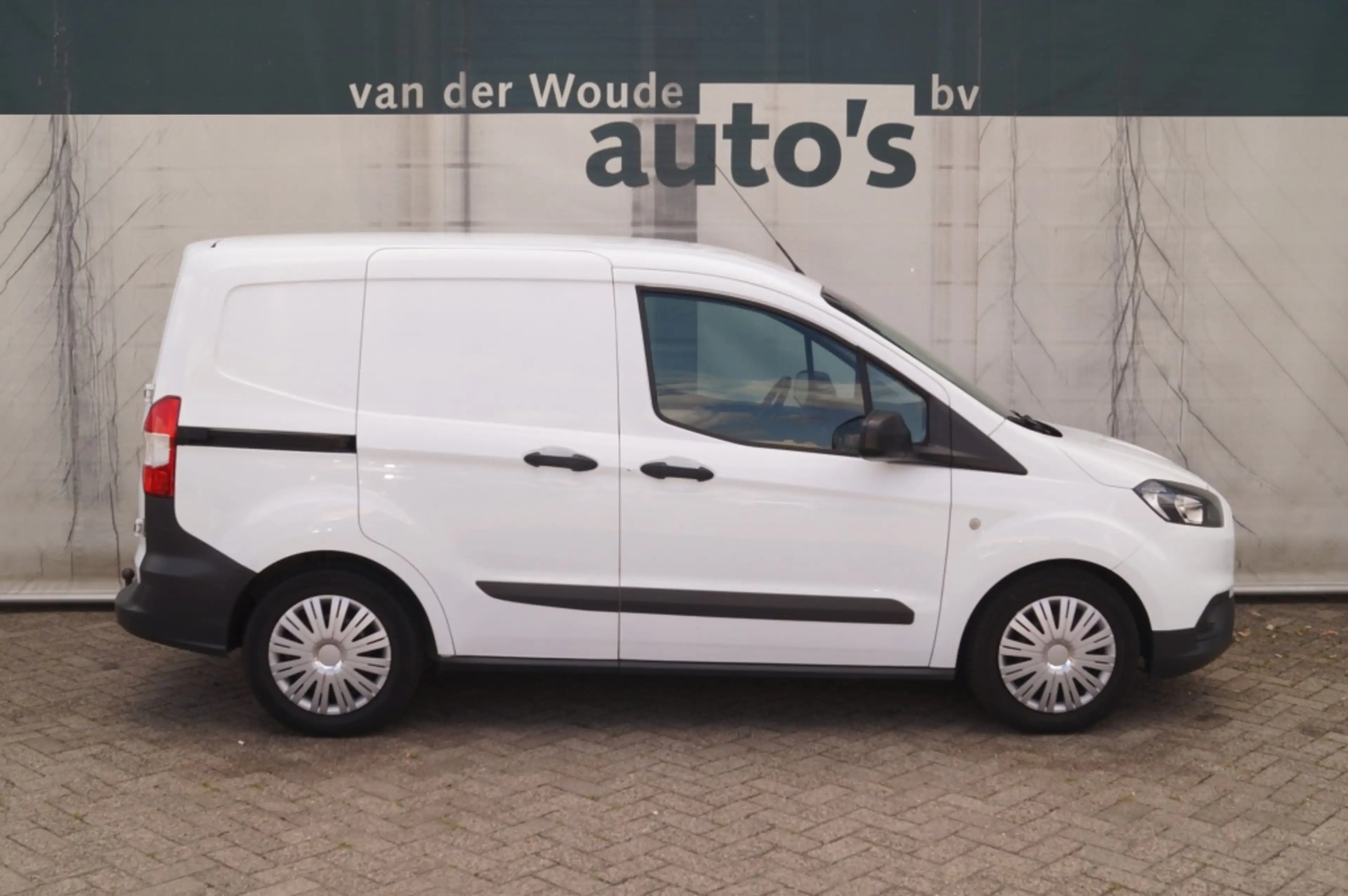 Ford Transit Courier 1.5 TDCI Trend Dura — photo 2