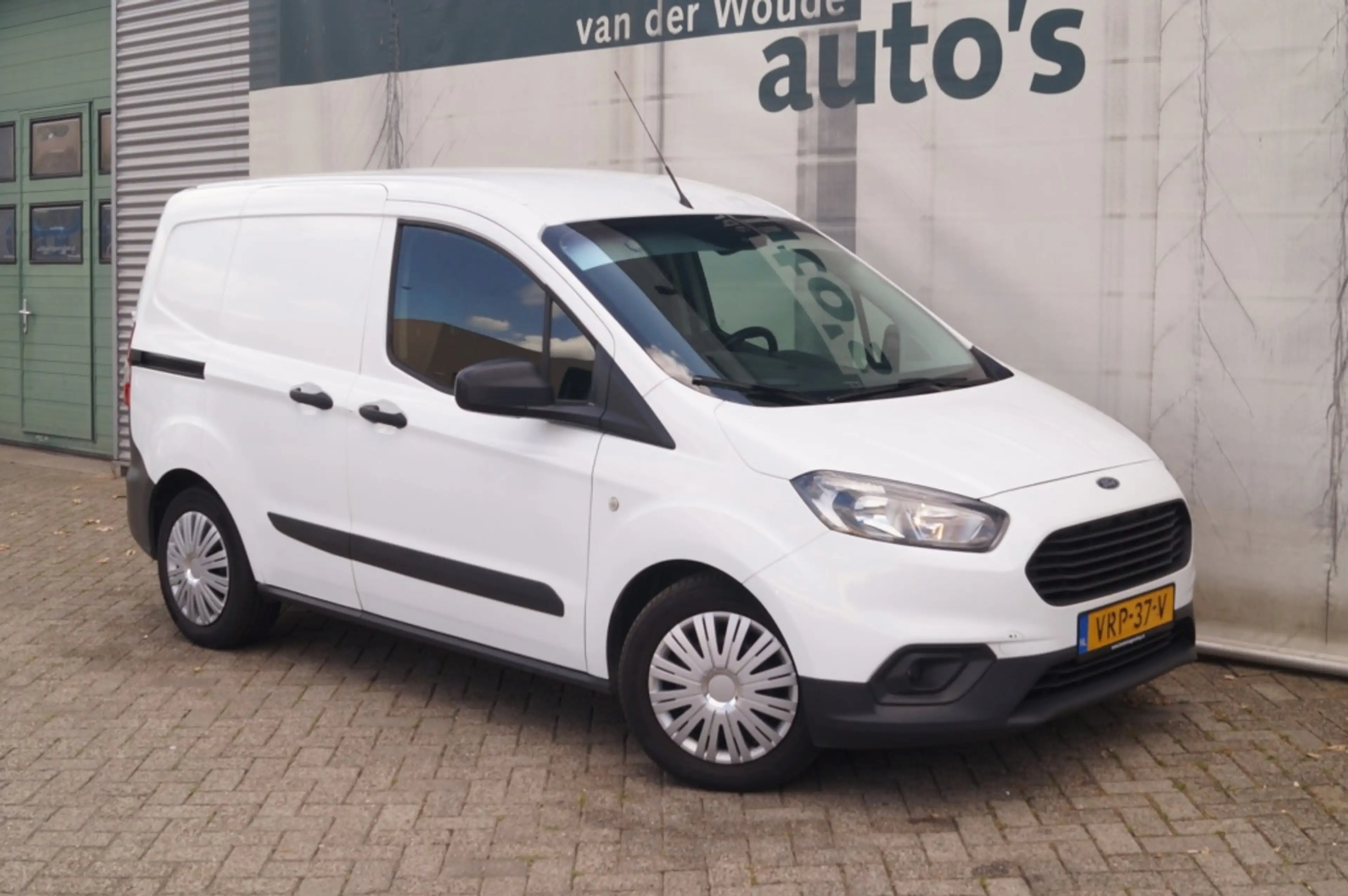 Ford Transit Courier 1.5 TDCI Trend Dura — photo 4