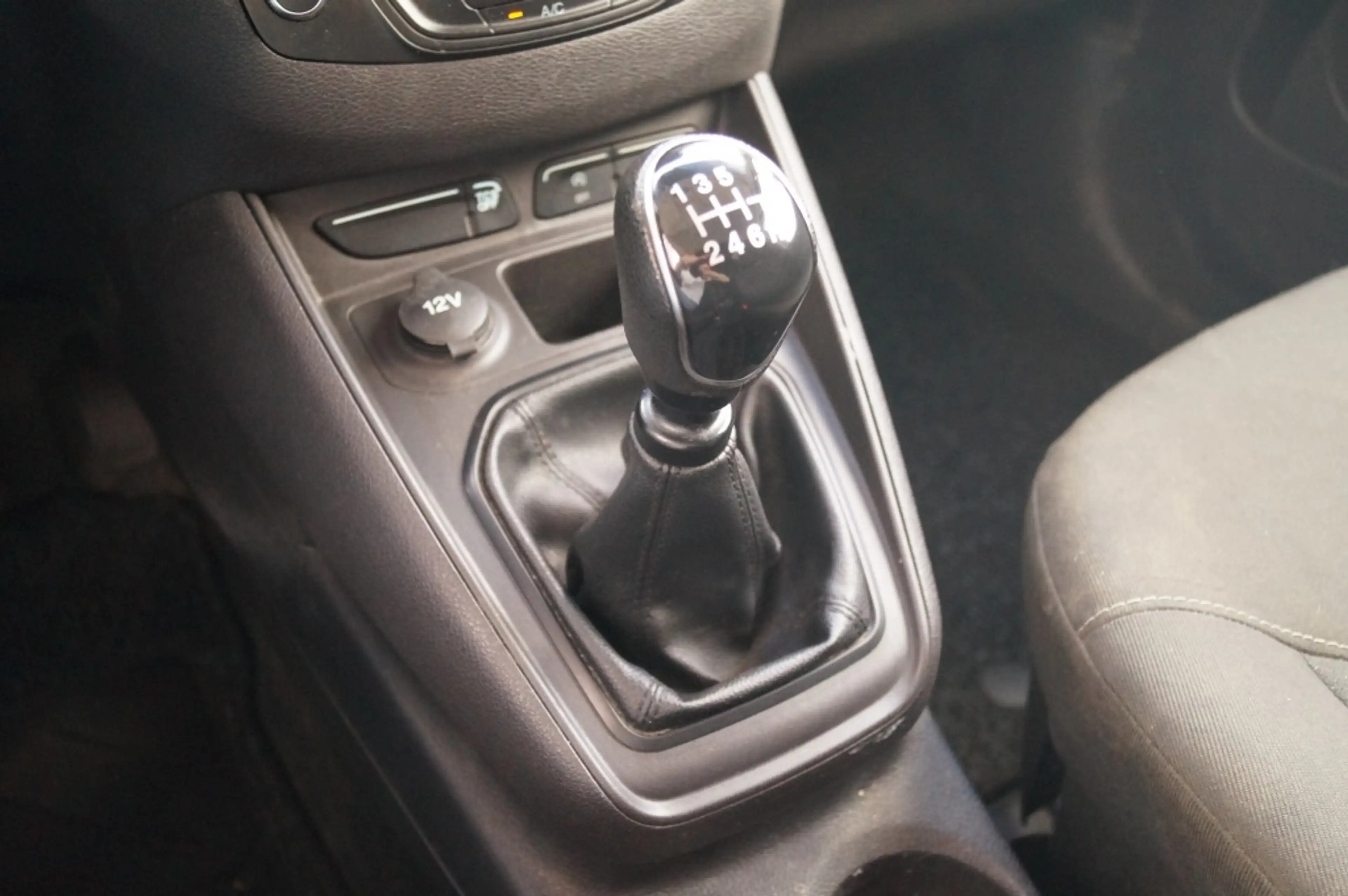 Ford Transit Courier 1.5 TDCI Trend Dura — photo 19