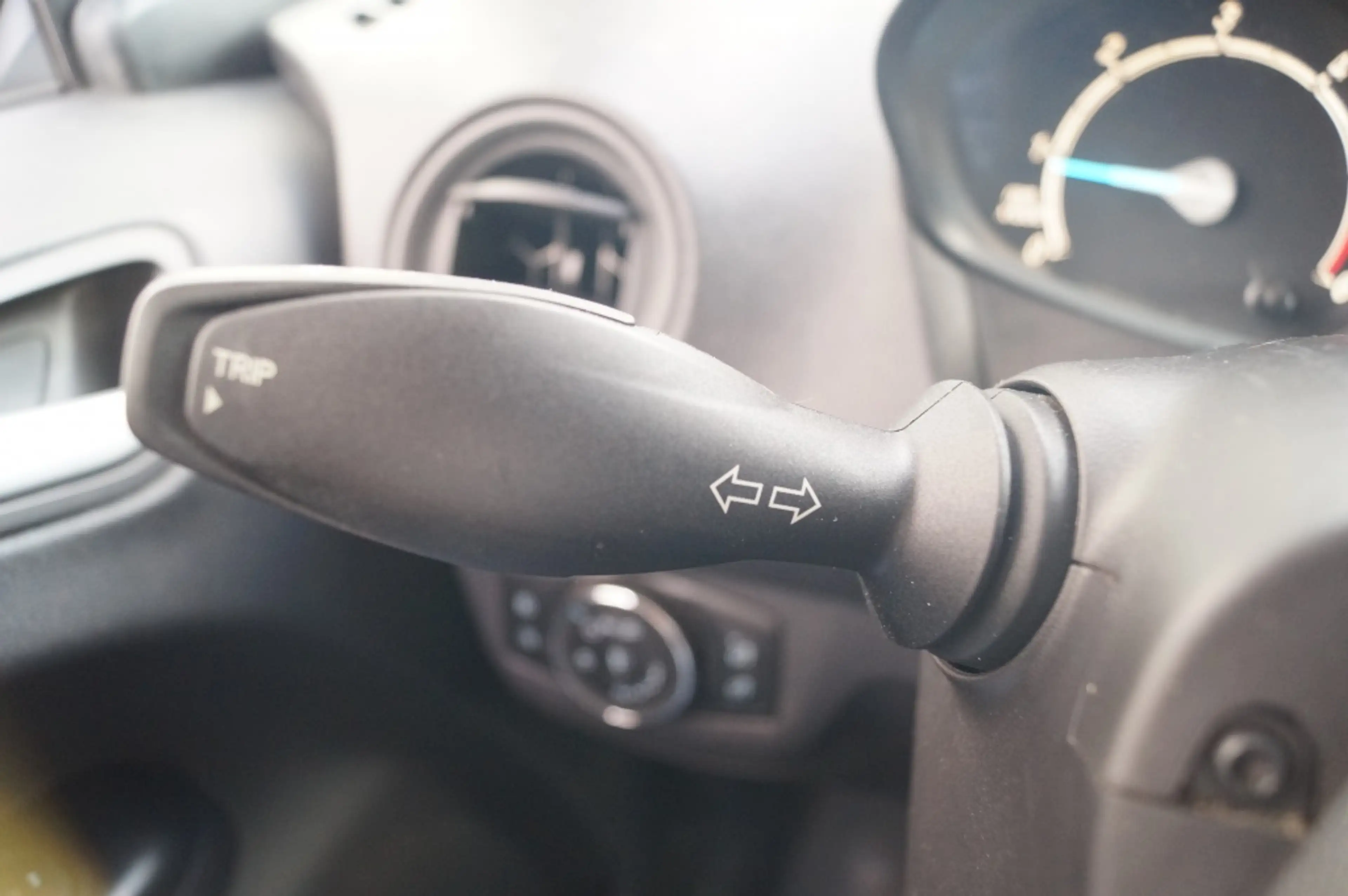 Ford Transit Courier 1.5 TDCI Trend Dura — photo 14
