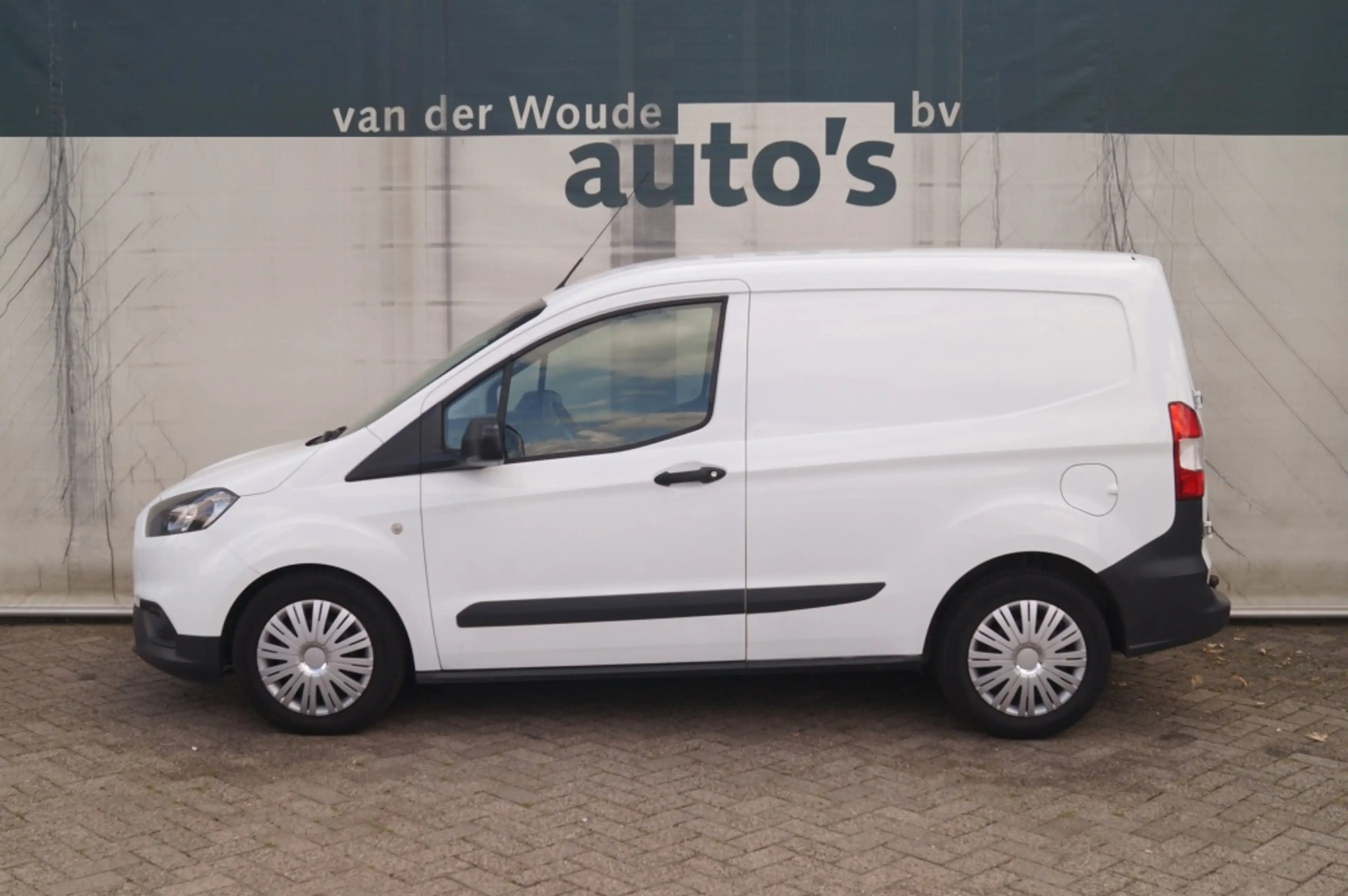Ford Transit Courier 1.5 TDCI Trend Dura