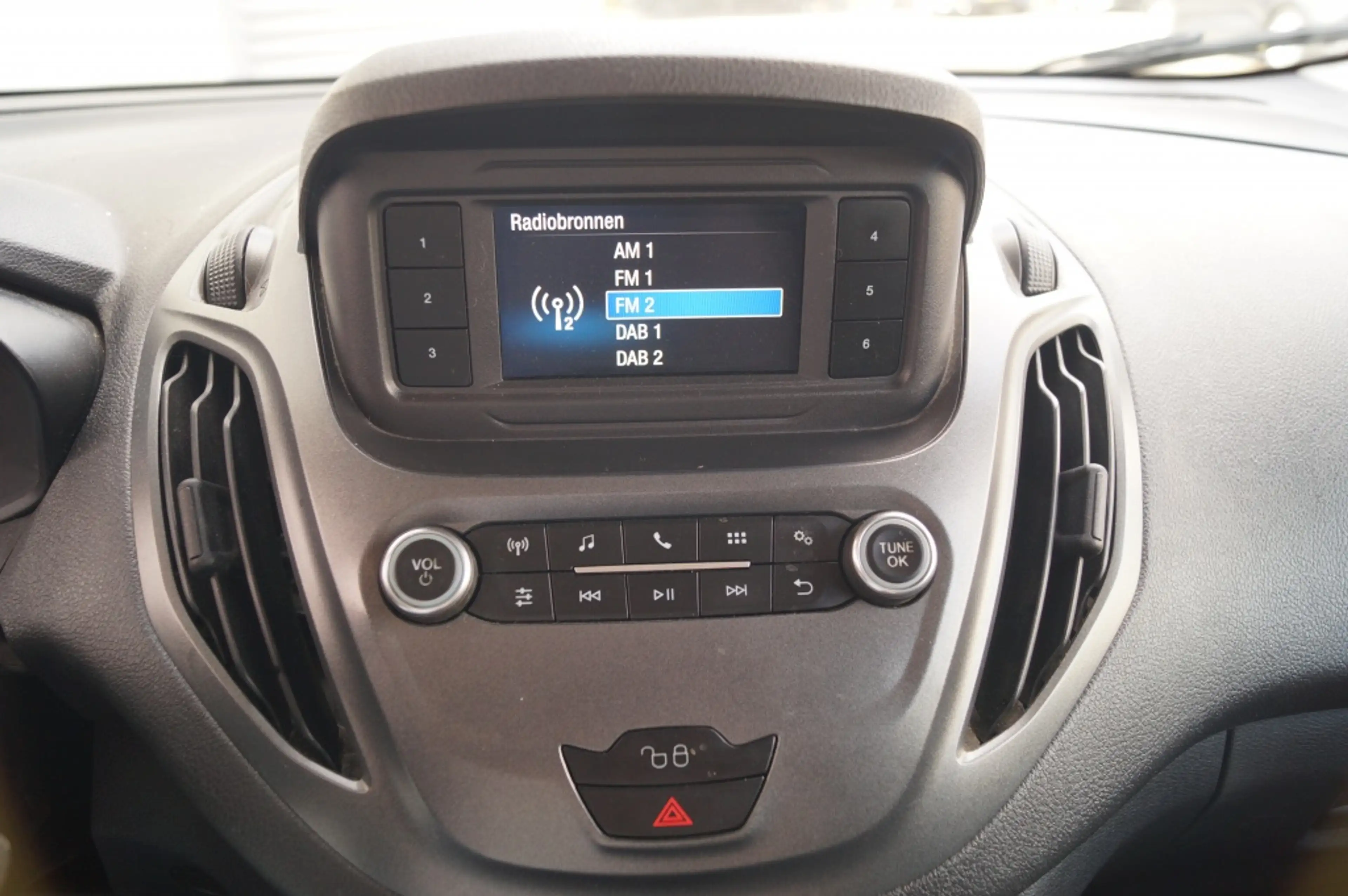 Ford Transit Courier 1.5 TDCI Trend Dura — photo 13