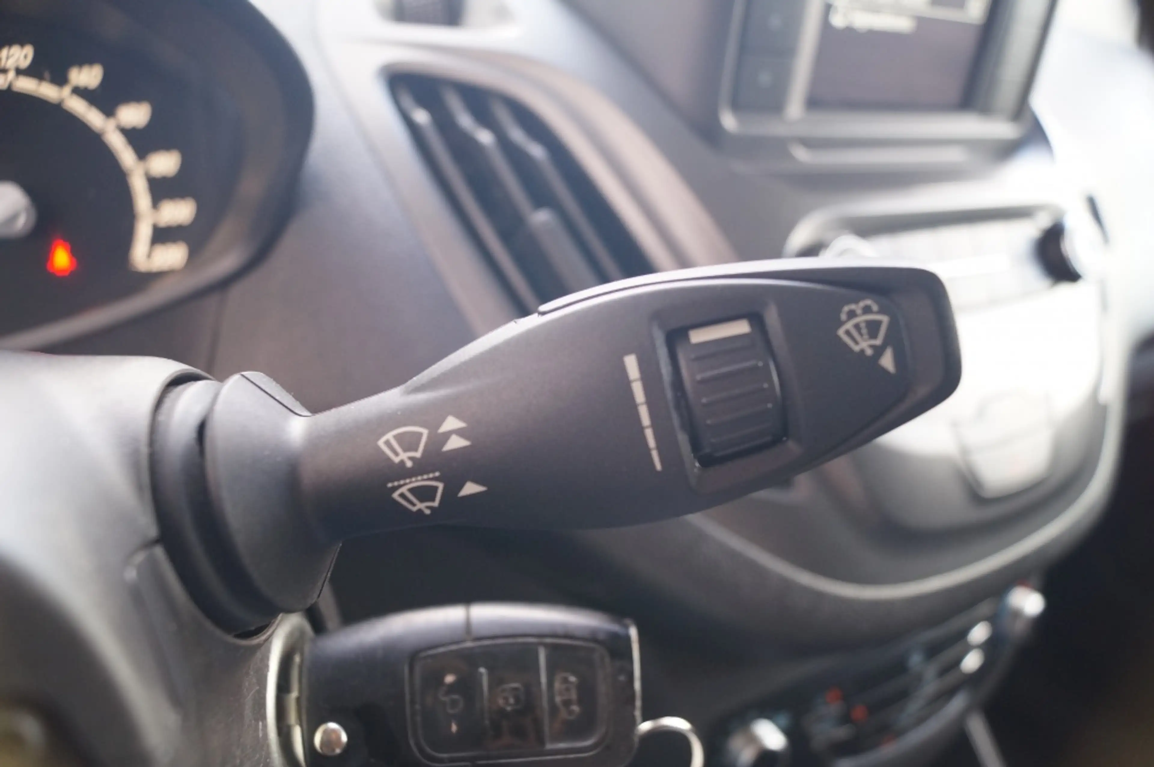 Ford Transit Courier 1.5 TDCI Trend Dura — photo 15