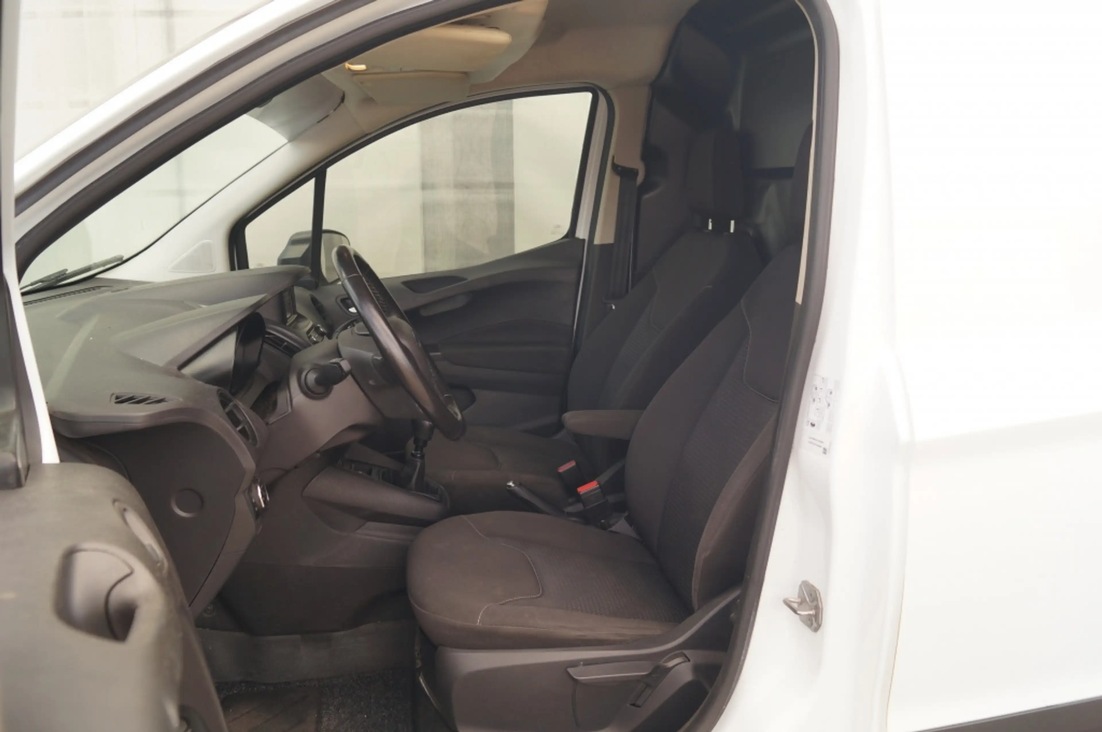 Ford Transit Courier 1.5 TDCI Trend Dura — photo 7