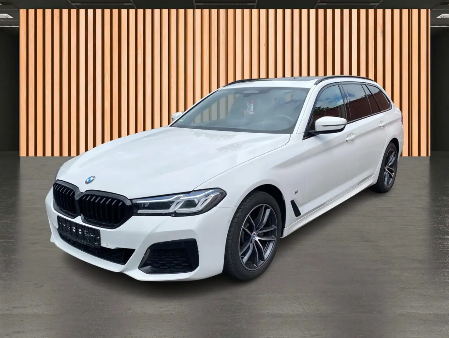 BMW 520 d Touring M Sport*UPE 77.910*Stdhzg*ACC* White - 2