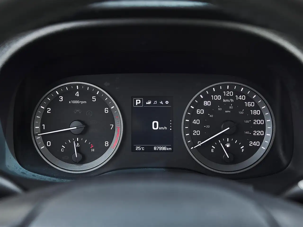 Hyundai TUCSON снимка Hyundai TUCSON