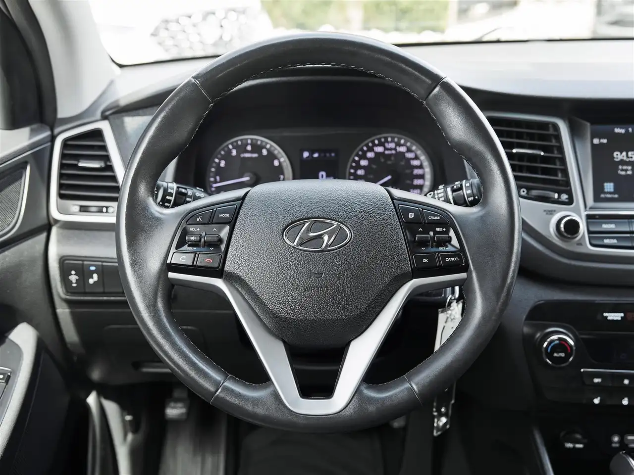 Hyundai TUCSON снимка Hyundai TUCSON
