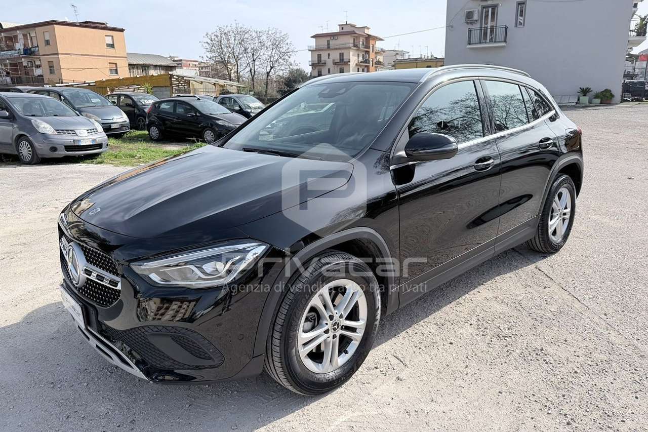 Mercedes-Benz GLA 180 GLA 180 d Automatic Business