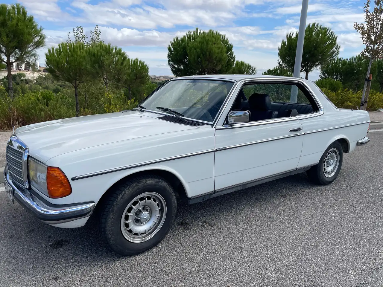 Mercedes-Benz 280 W123 280CE, foto 1