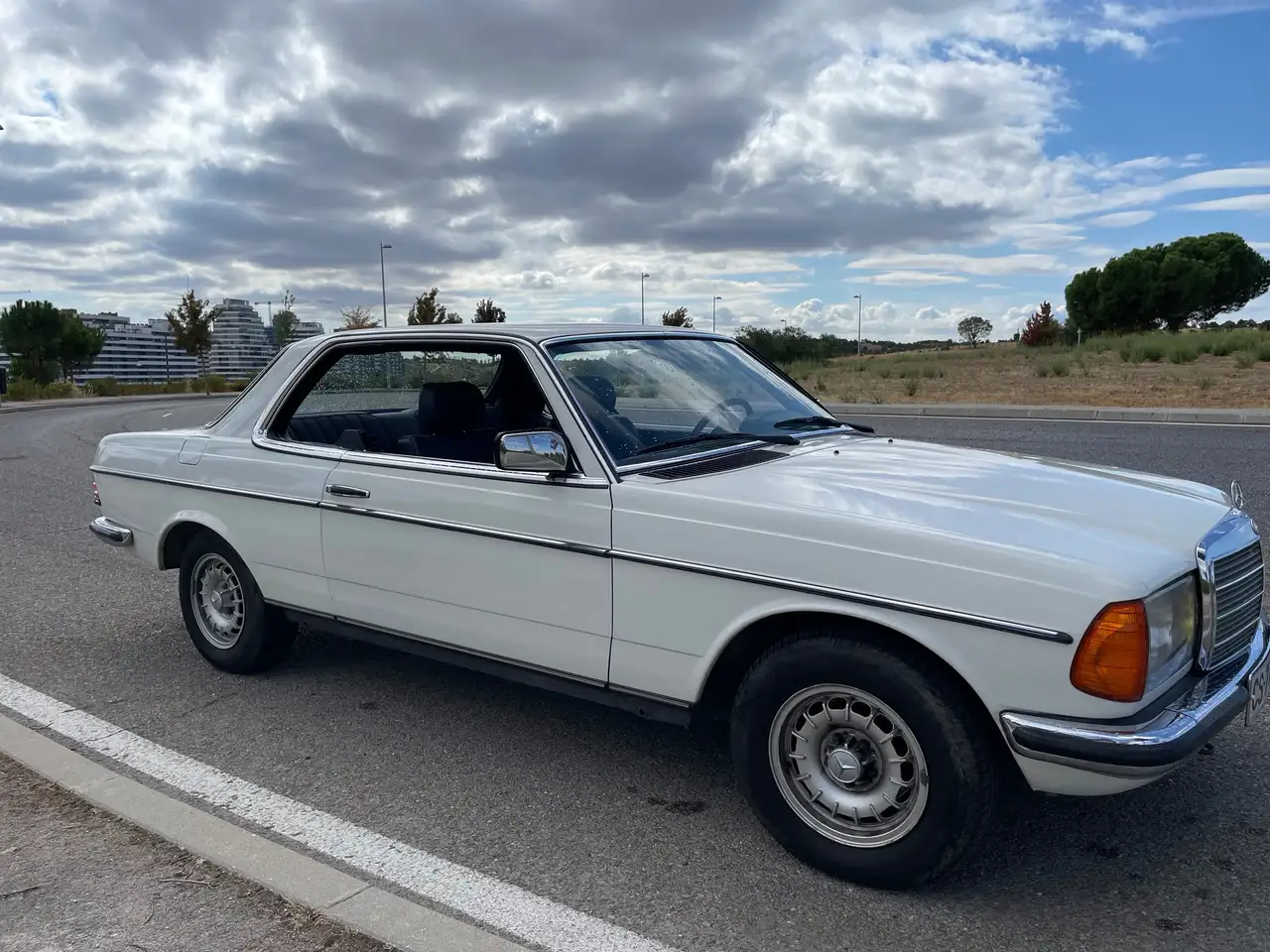 Mercedes-Benz 280 W123 280CE, foto 2