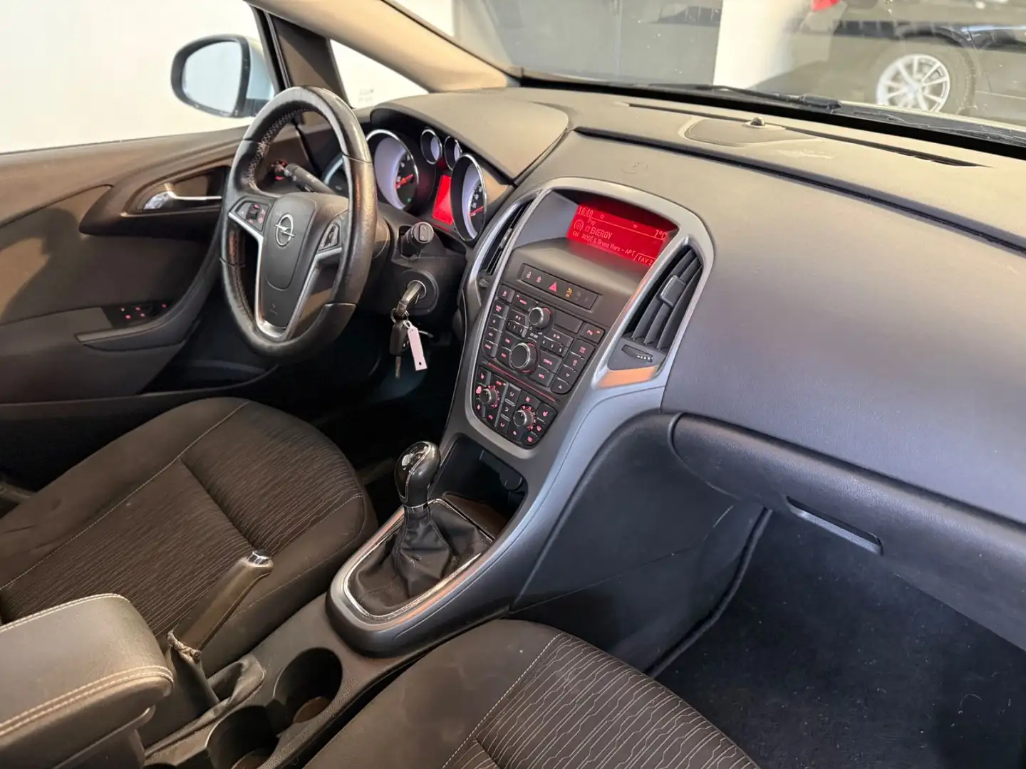 Opel Astra ASTRA SPORTS T*1.6 TURBO*CLIMATIC*SITZH*8 FACH B Silver - 2