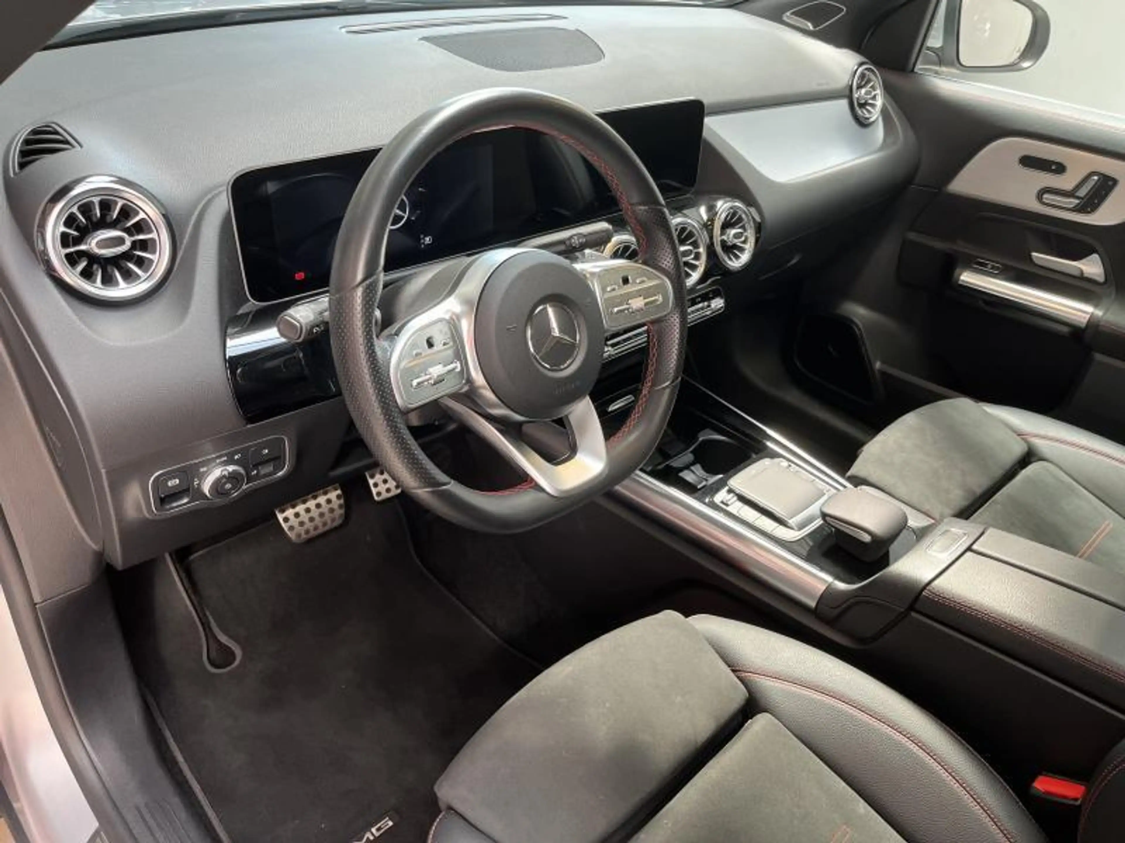 Mercedes-Benz GLA 250 2.0 GLA 4MATIC — photo 11