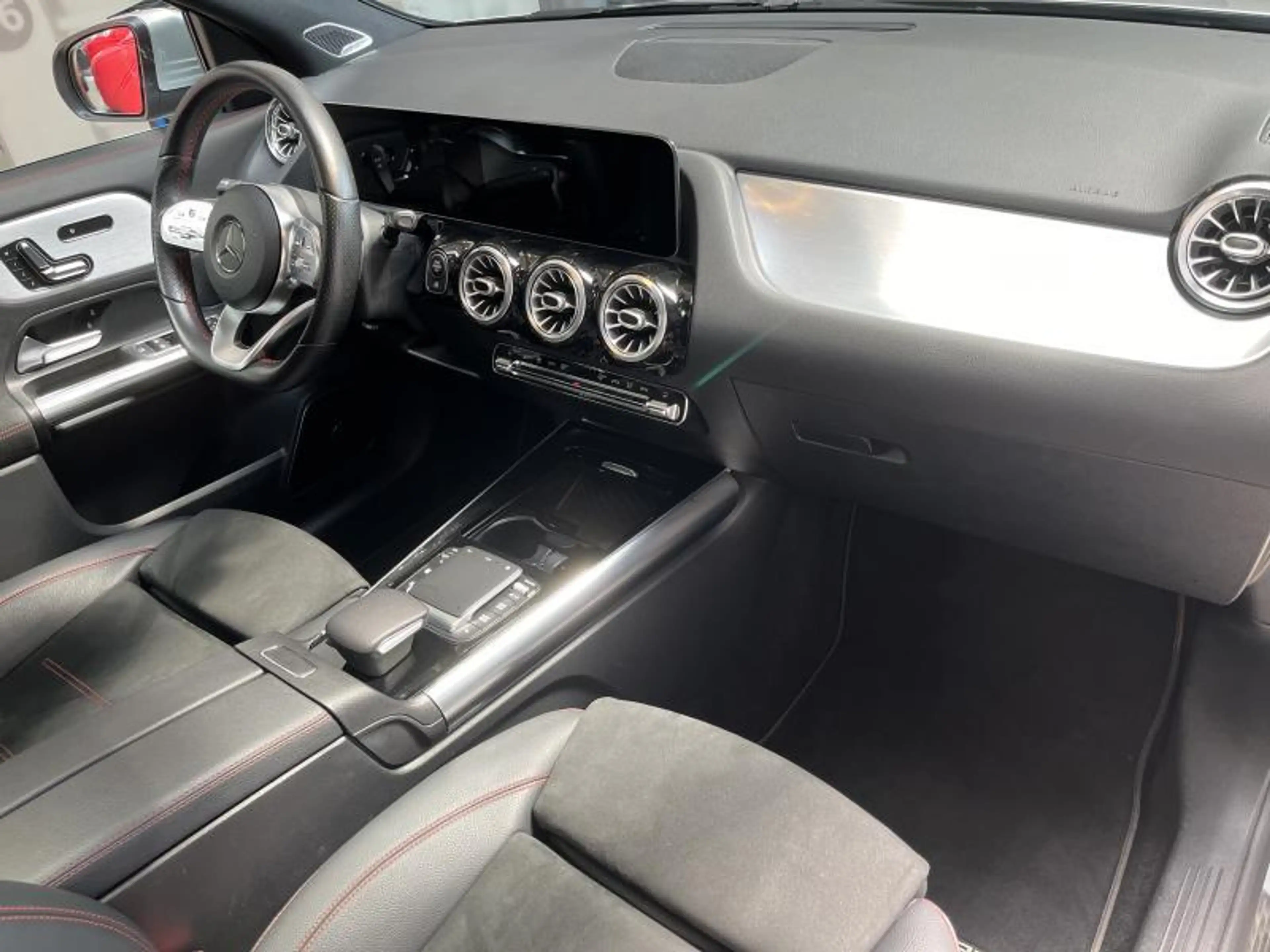 Mercedes-Benz GLA 250 2.0 GLA 4MATIC — photo 13