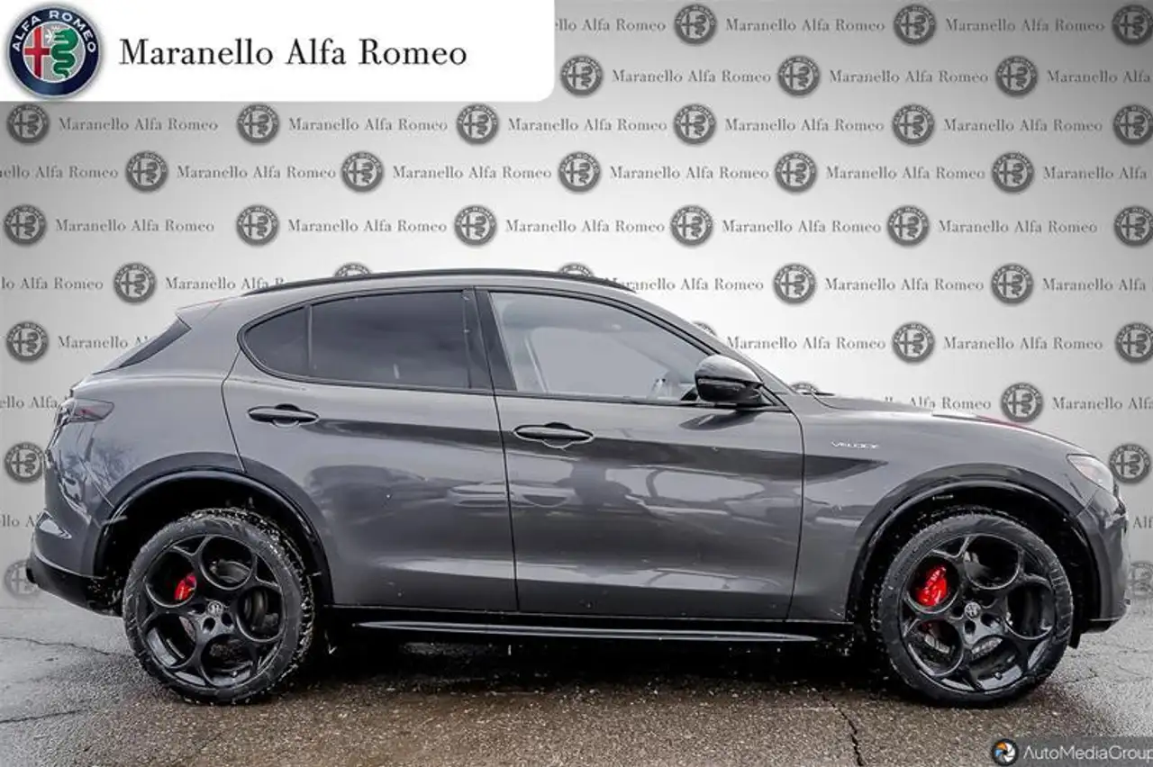 Alfa Romeo Stelvio снимка Alfa Romeo Stelvio