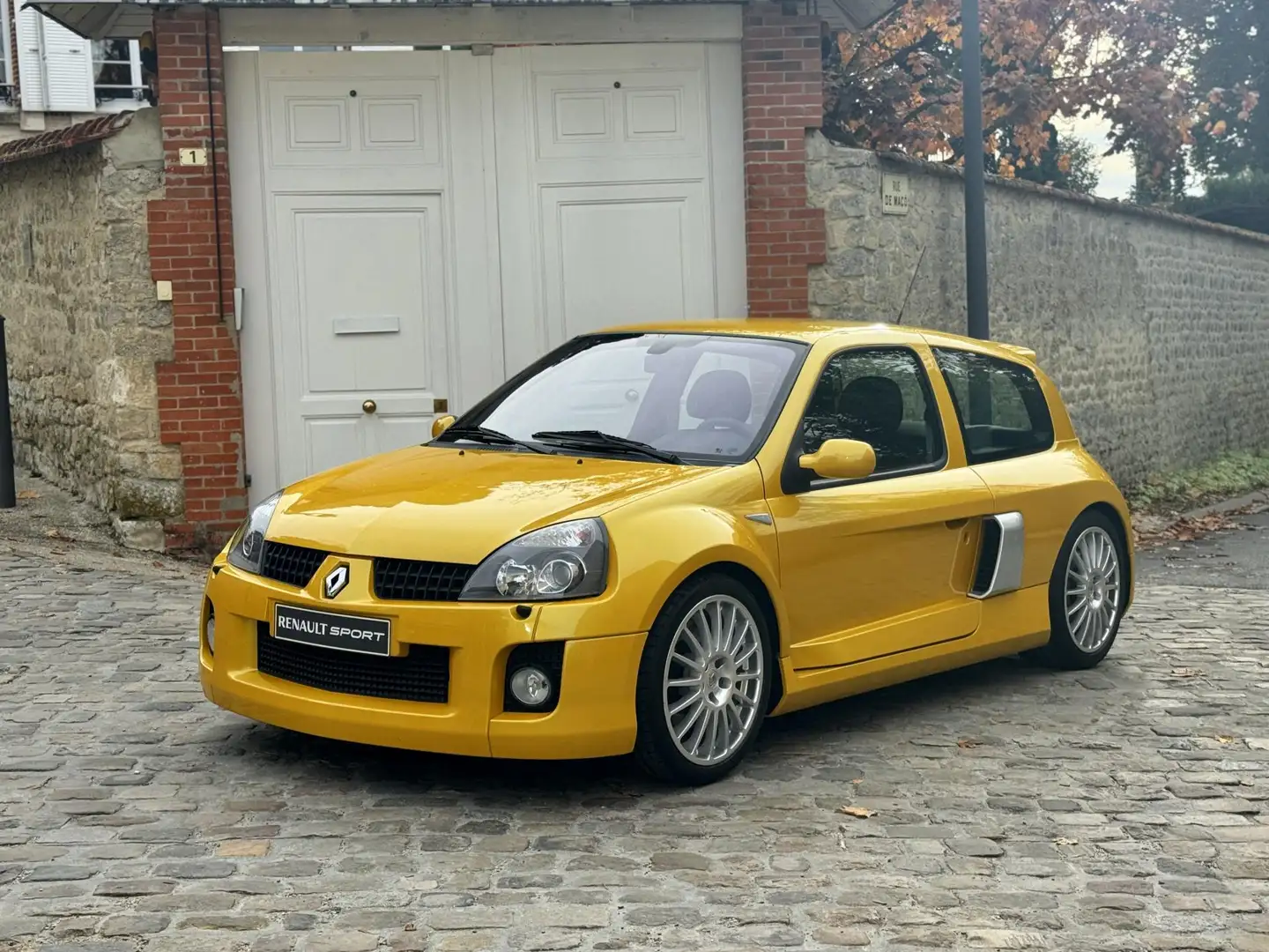 Renault Clio Clio V6 Phase 2 Jaune Sirius - 2700KM Jaune - 1