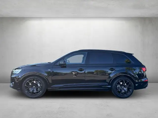 Audi Q7 view 2