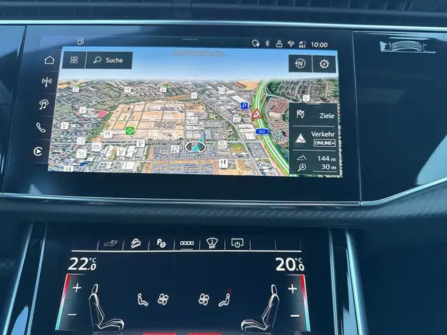 Audi Q7 view 11