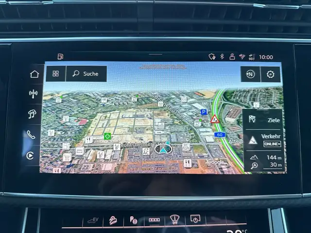 Audi Q7 view 10