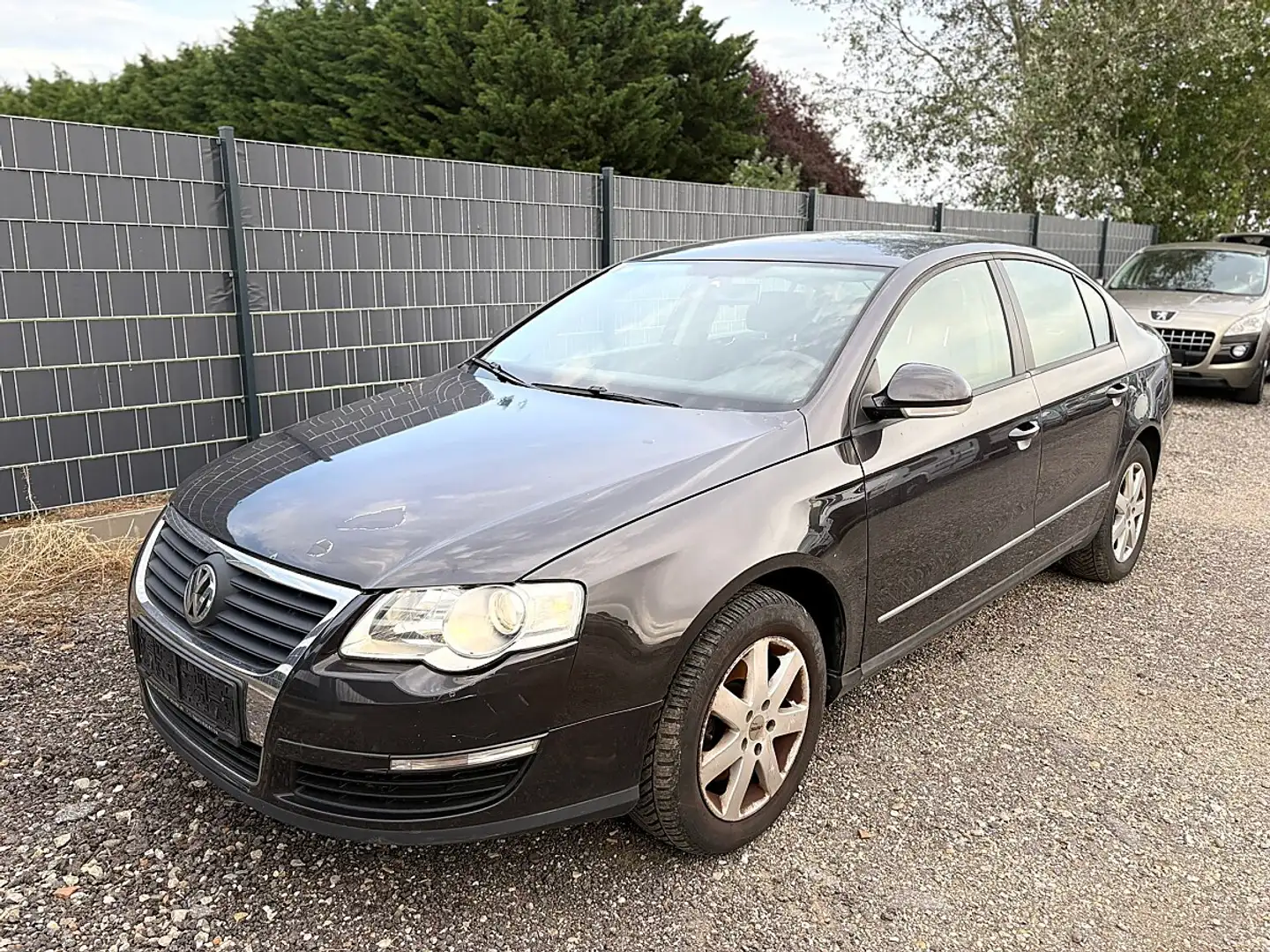Volkswagen Passat Comfortline 2,0 TDI Schwarz - 1