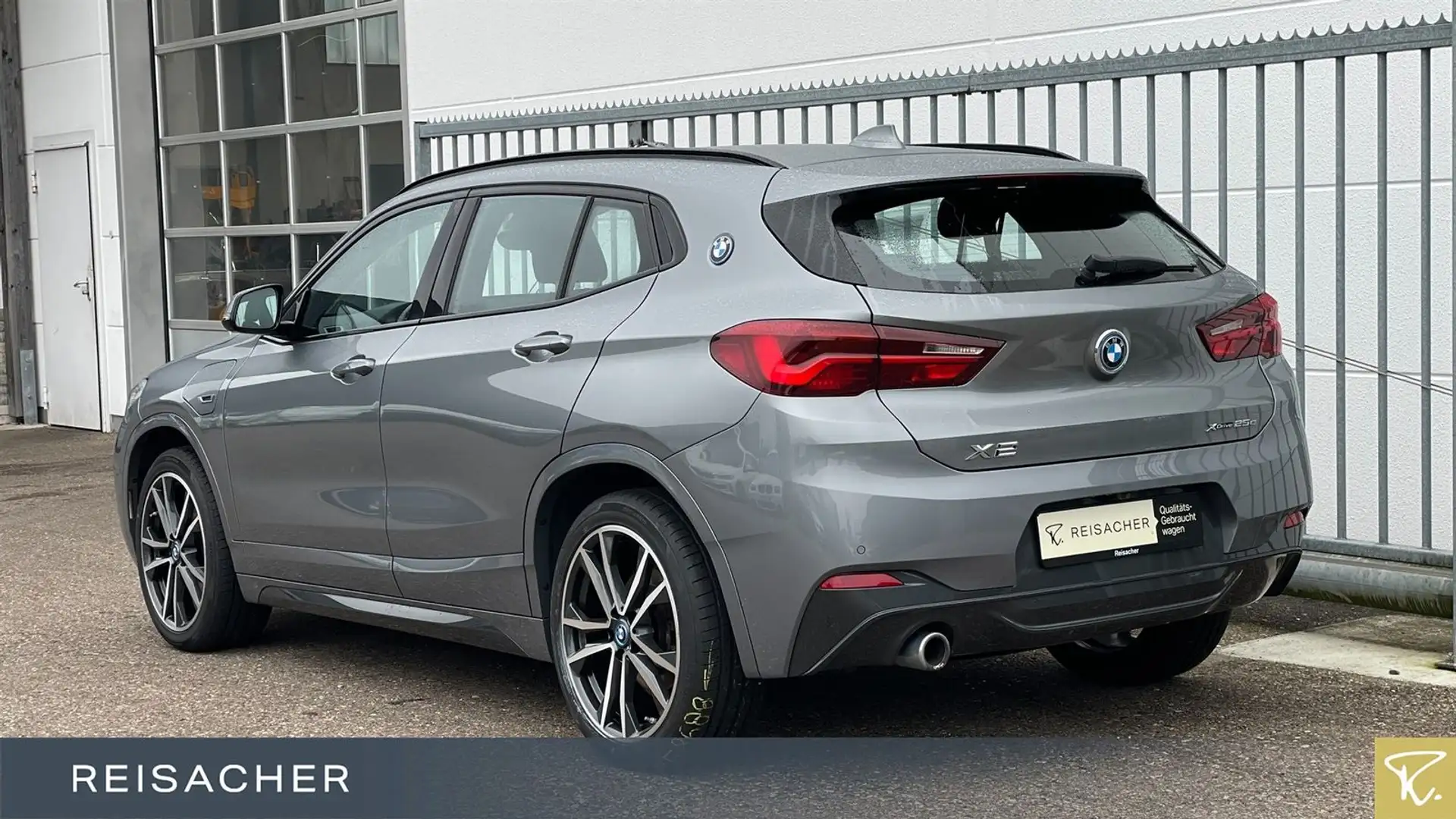 BMW X2 xDrive25e A M-Sport,M-Sport,Leder,Autom Grau - 2