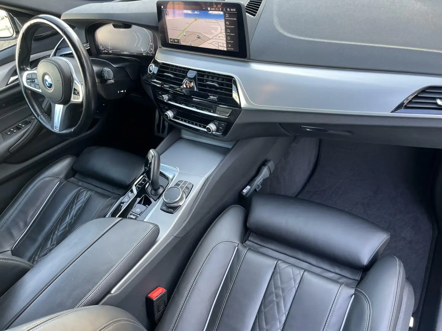 BMW 530 5-serie Touring 530e xDrive M-SPORT 360CAM+H&K+TRE Gris - 2